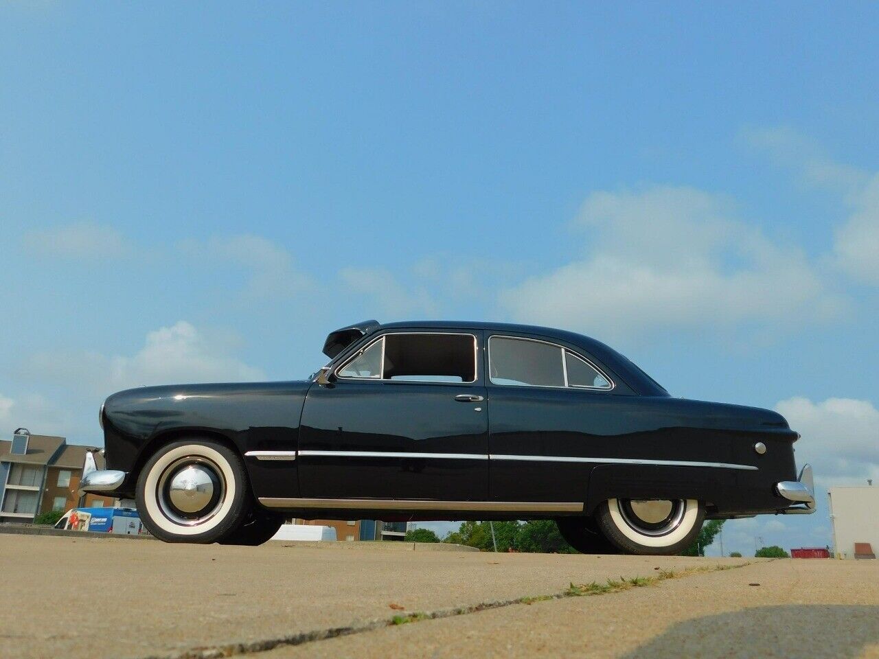 Ford-Custom-Coupe-1949-4