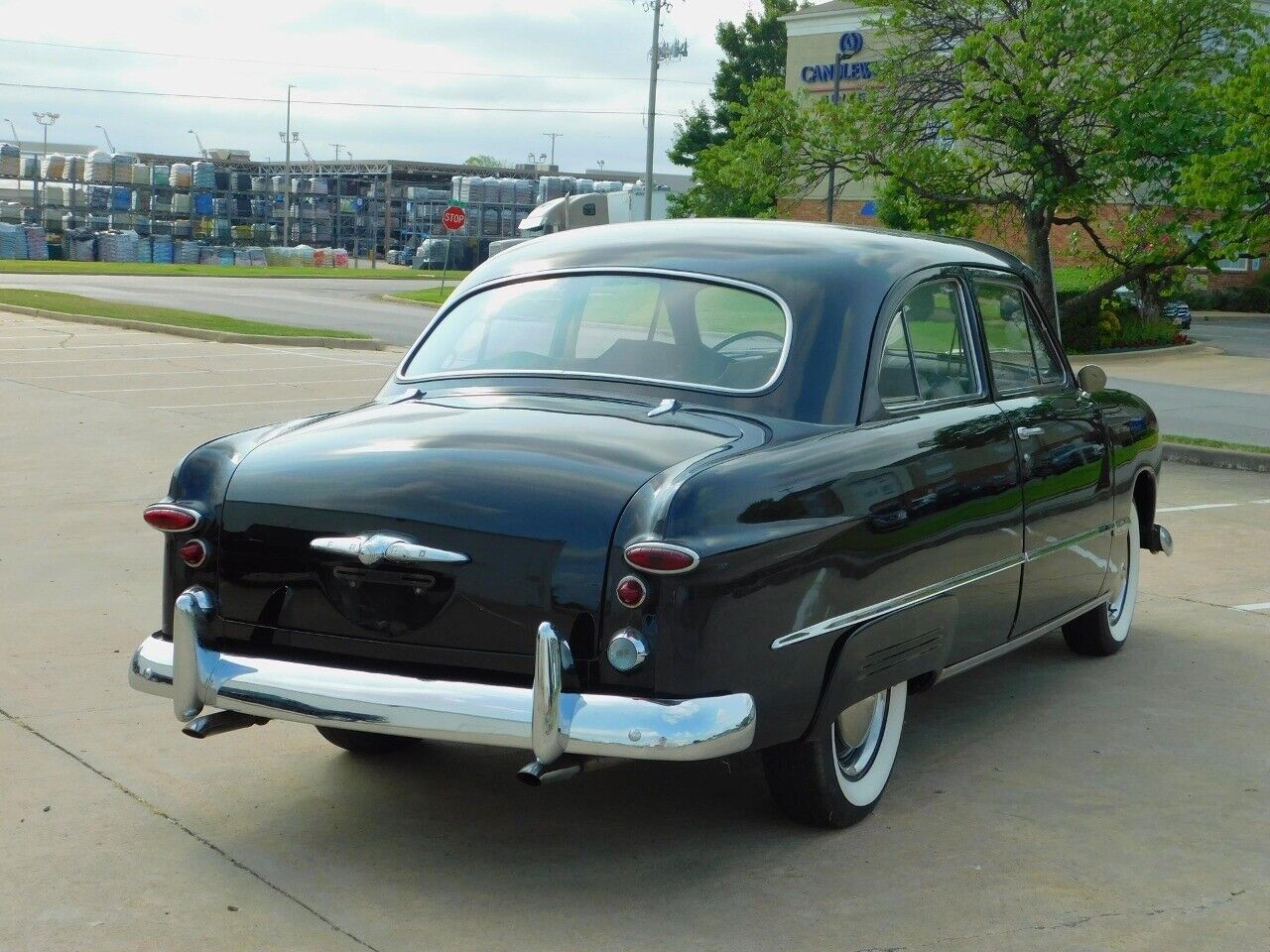 Ford-Custom-Coupe-1949-8