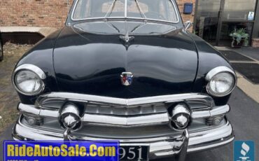 Ford-Custom-Deluxe-Berline-1951-1