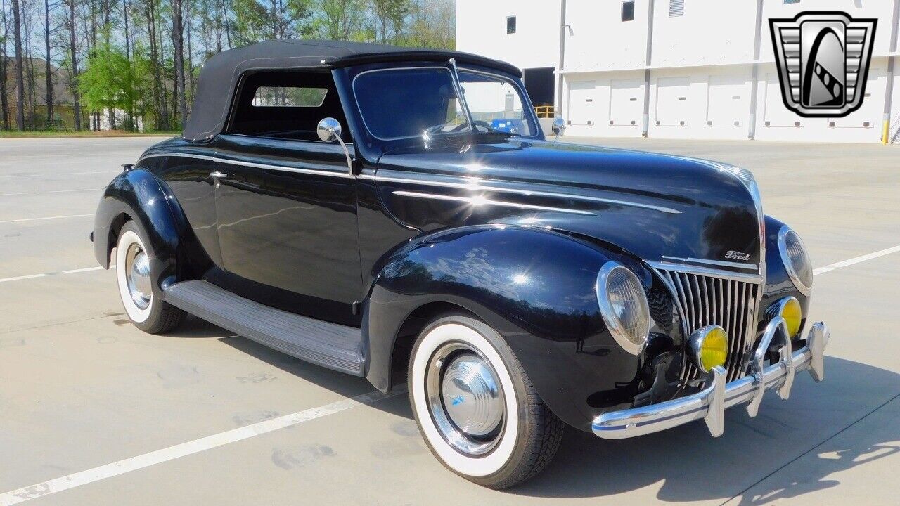 Ford-Deluxe-1939-3