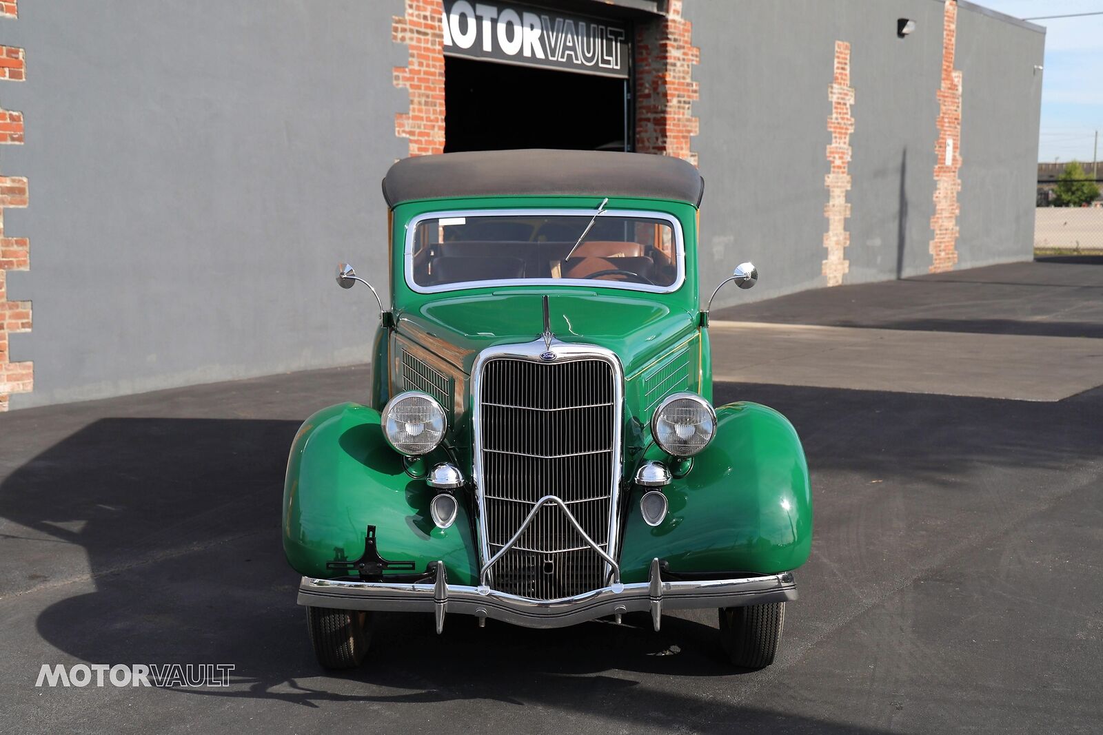 Ford-Deluxe-Wagon-Woodie-1935-2