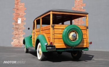 Ford-Deluxe-Wagon-Woodie-1935-34