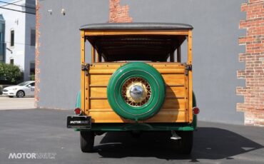 Ford-Deluxe-Wagon-Woodie-1935-36