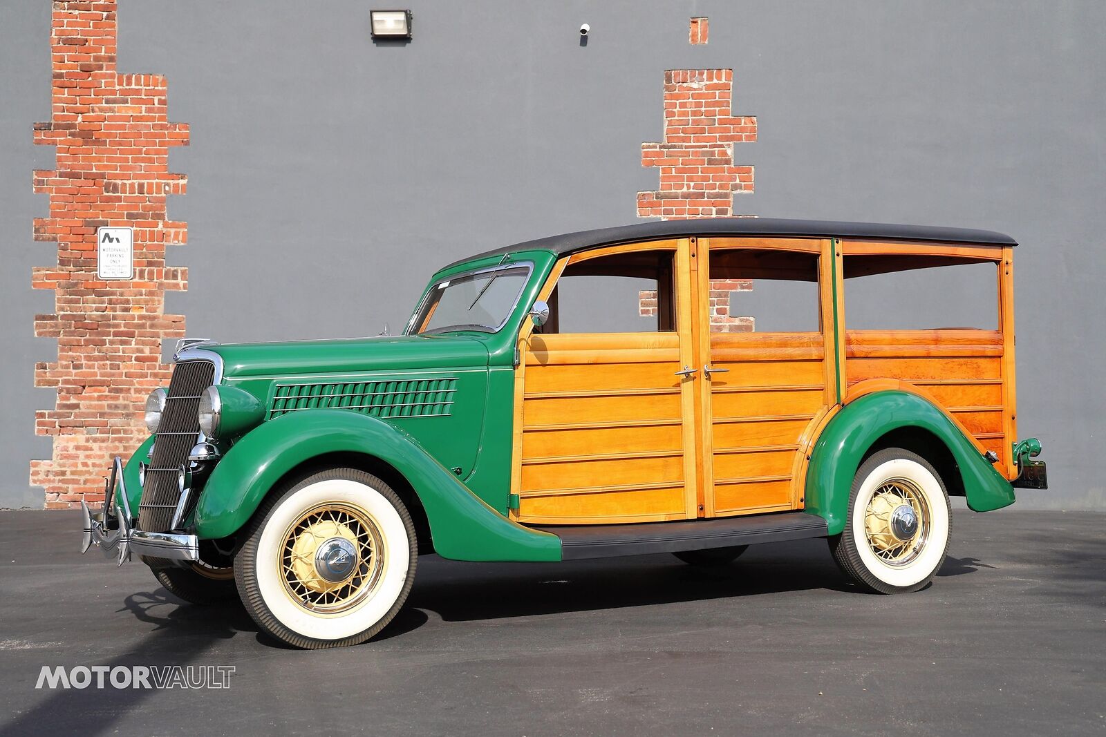 Ford-Deluxe-Wagon-Woodie-1935-6