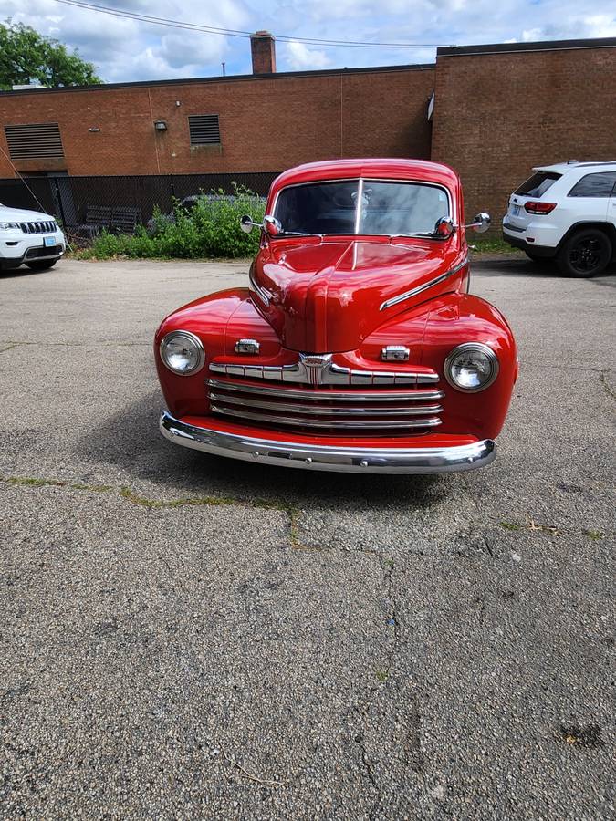 Ford-Deluxe-business-coupe-1946-1