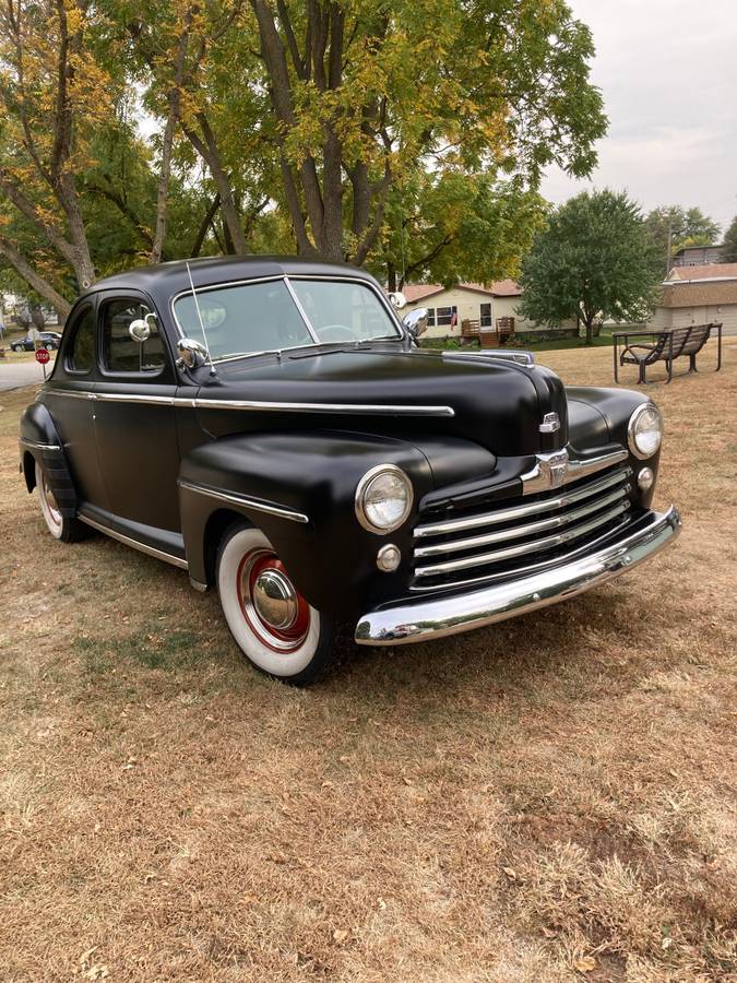 Ford-Deluxe-coupe-1948-3