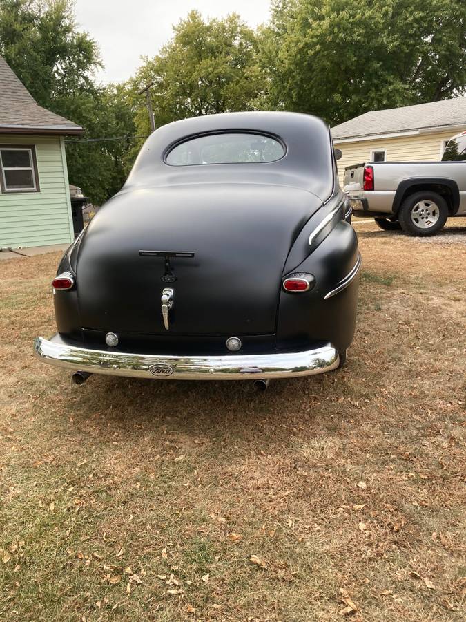 Ford-Deluxe-coupe-1948-8