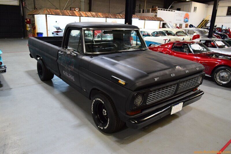 Ford F-100  year1}