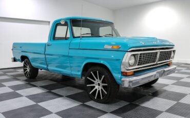 Ford F-100  year1}