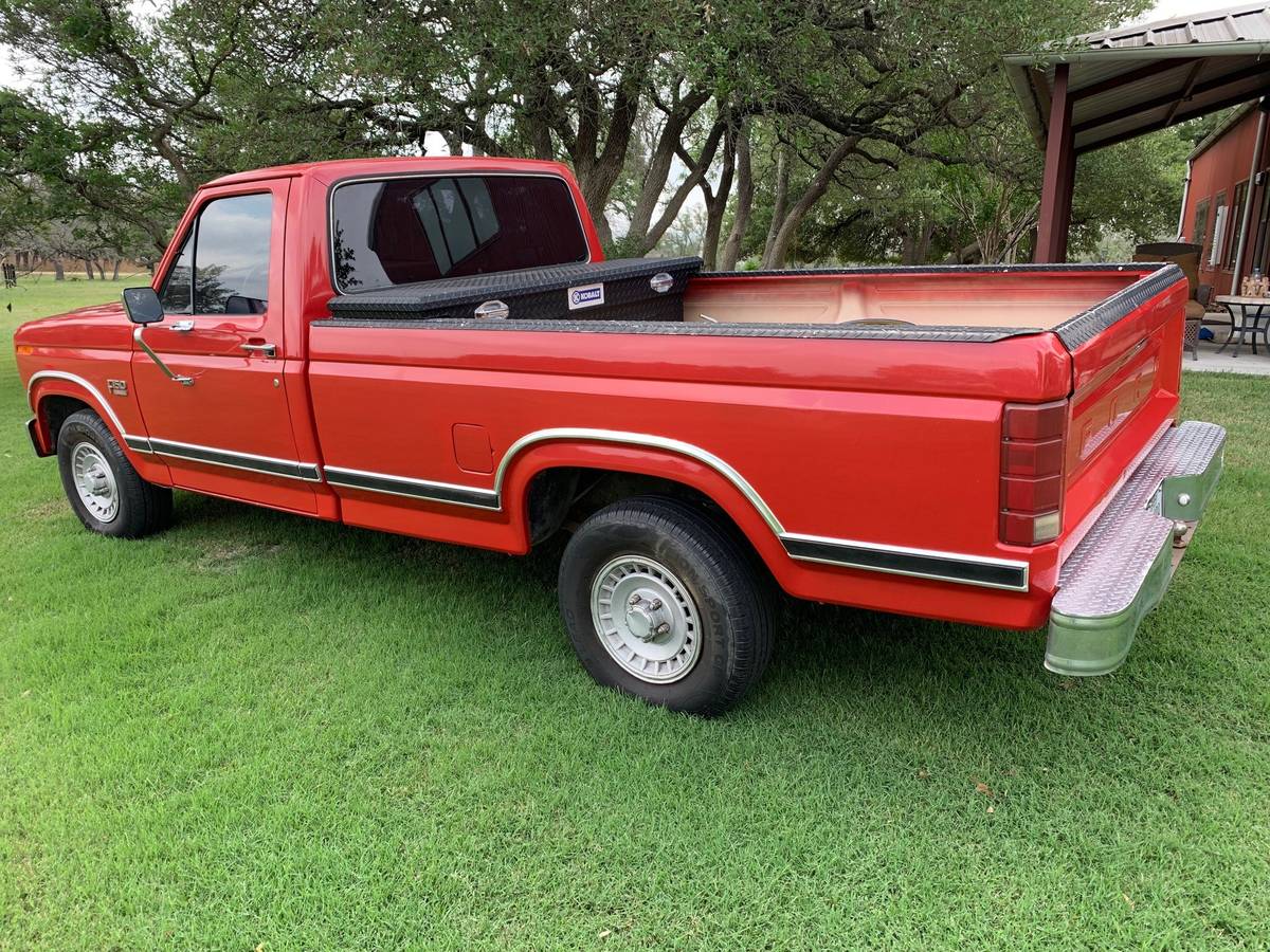 Ford-F-150-xl-1986-2