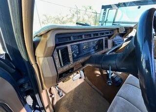 Ford-F-250-1986-16