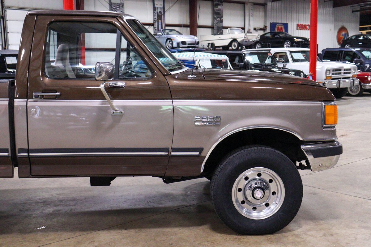 Ford-F-250-Pickup-1988-10