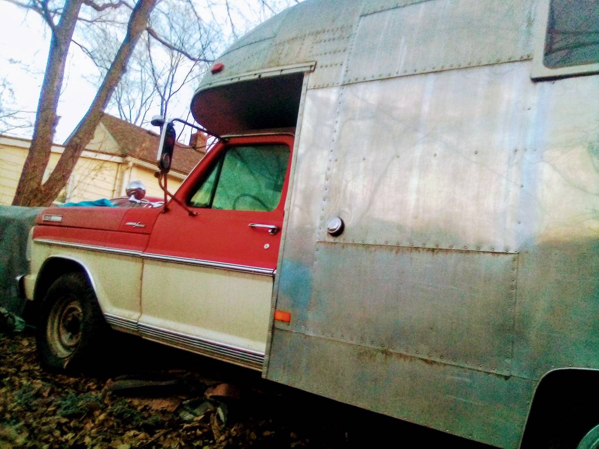 Ford-F-250-camper-special-1959