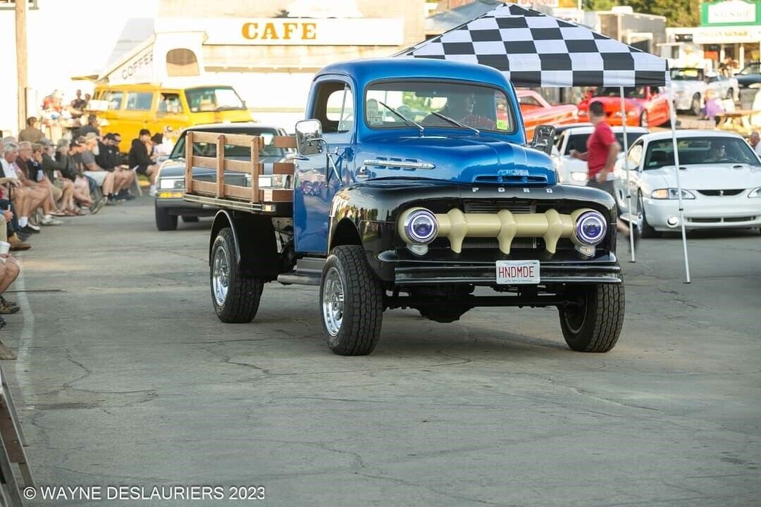 Ford F-350  1952