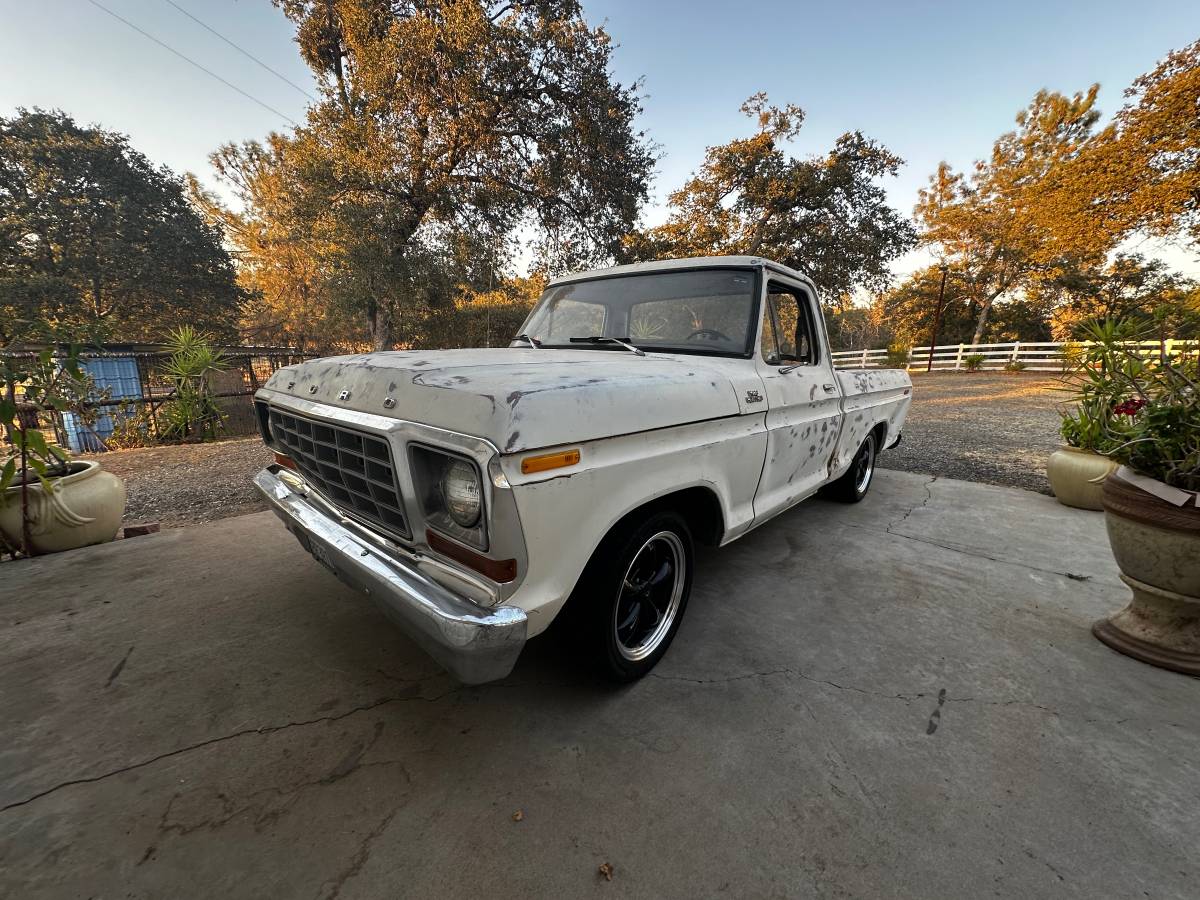 Ford-F100-custom-1978-1