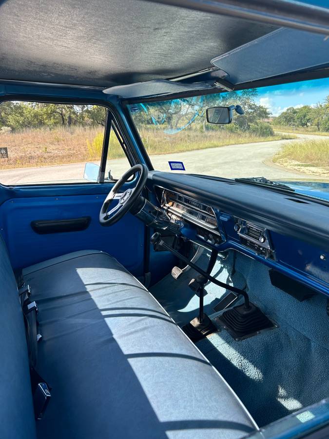 Ford-F100-custom-sport-4x4-short-box-1972-14