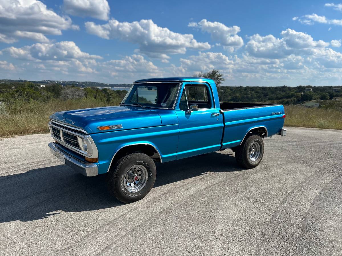 Ford-F100-custom-sport-4x4-short-box-1972