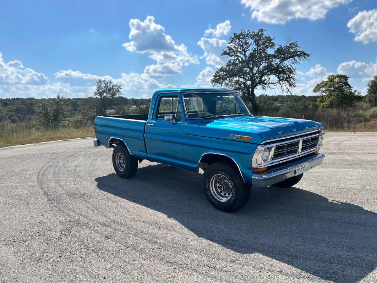 Ford-F100-custom-sport-4x4-short-box-1972-3