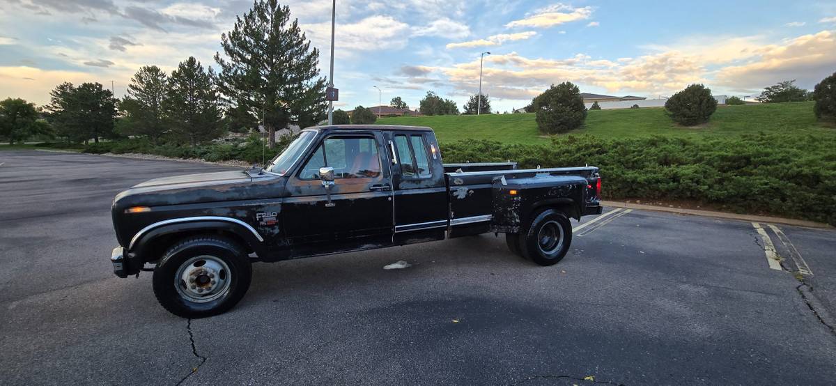 Ford-F250-diesel-1986-9