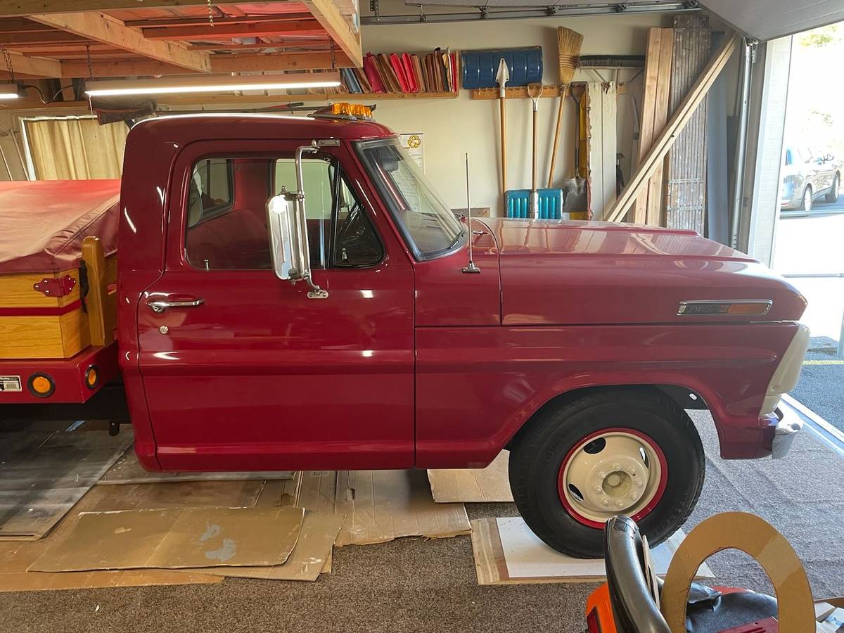 Ford-F350-one-ton-dump-truck-1969