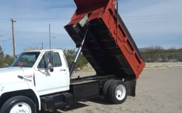 Ford-F700-diesel-1990