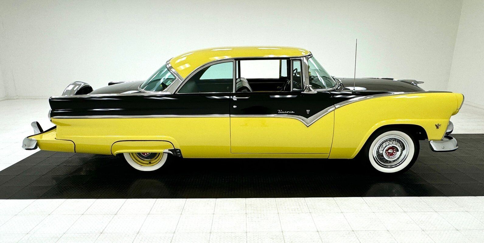 Ford-Fairlane-1955-5