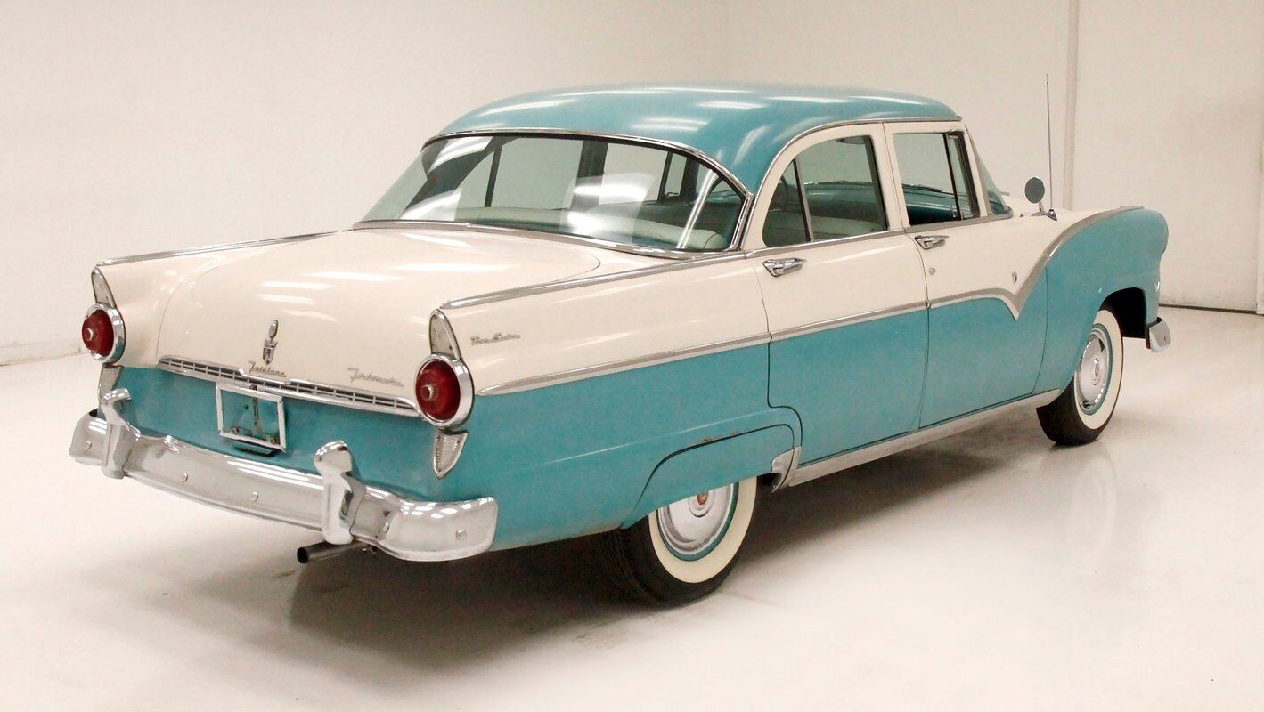 Ford-Fairlane-Berline-1955-4