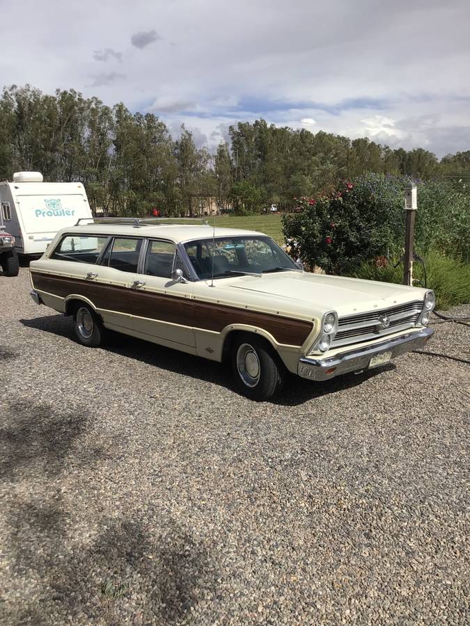 Ford-Fairlane-squire-wagon-1966-1