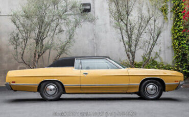 Ford-Galaxie-1971-3