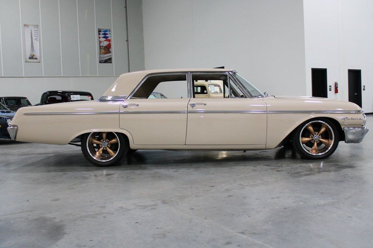 Ford-Galaxie-Berline-1962-5