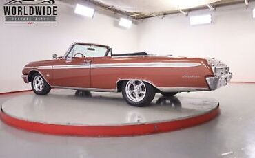 Ford-Galaxie-Sunliner-1962-4