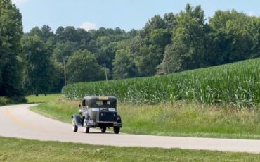 Ford-Model-A-Berline-1931-2