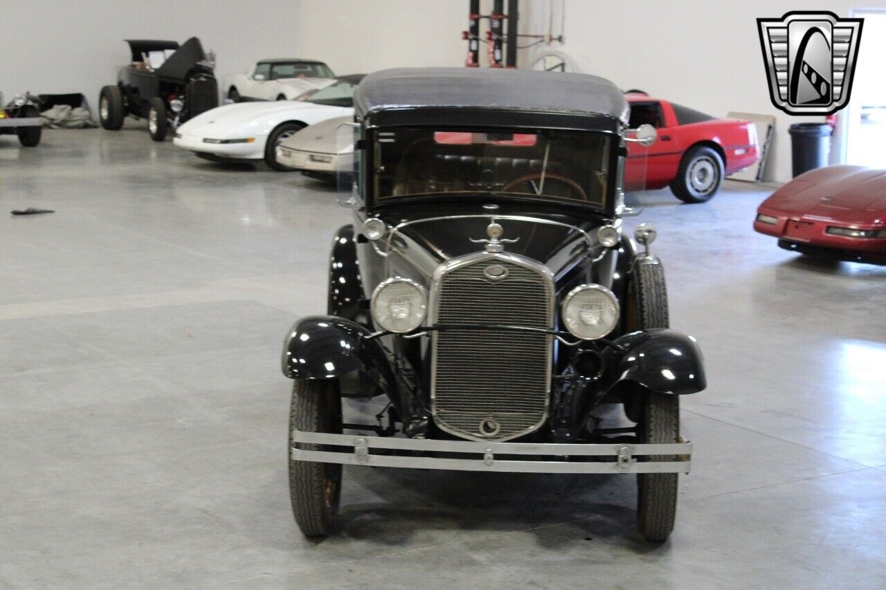 Ford-Model-A-Berline-1931-3