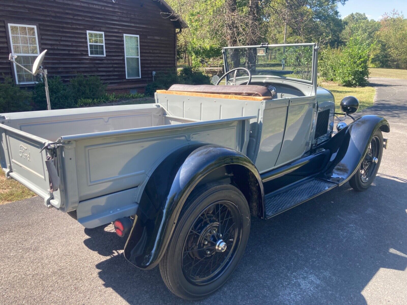 Ford-Model-A-Cabriolet-1929-10