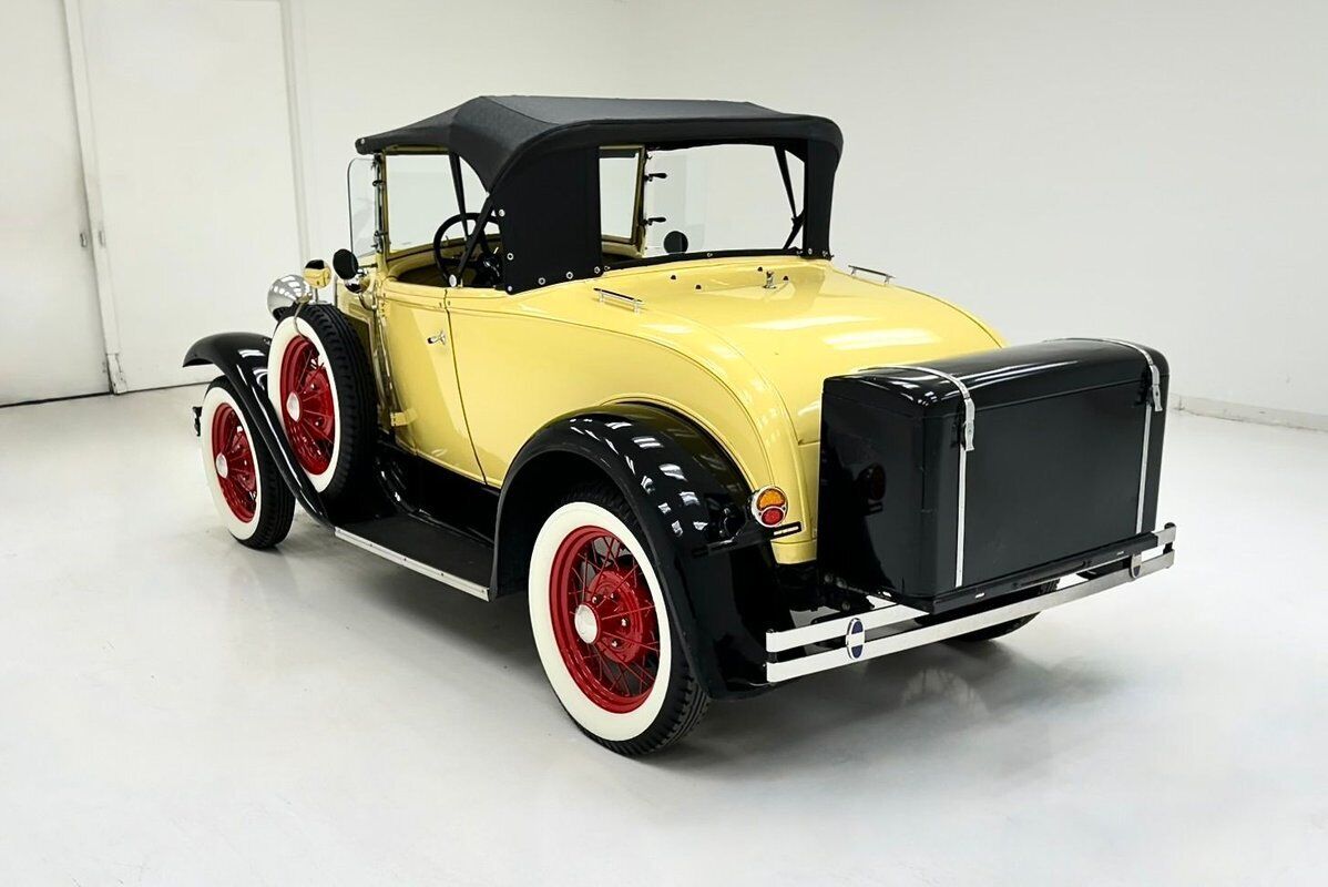 Ford-Model-A-Cabriolet-1930-2