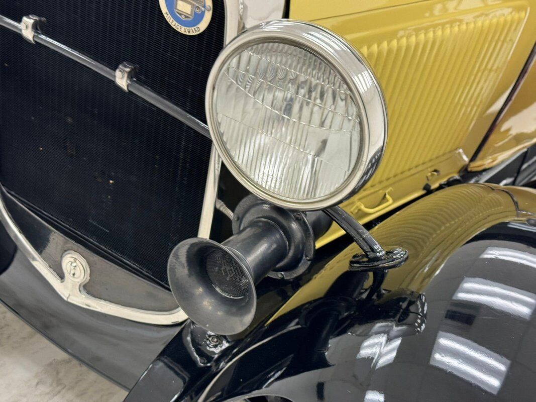 Ford-Model-A-Cabriolet-1930-8