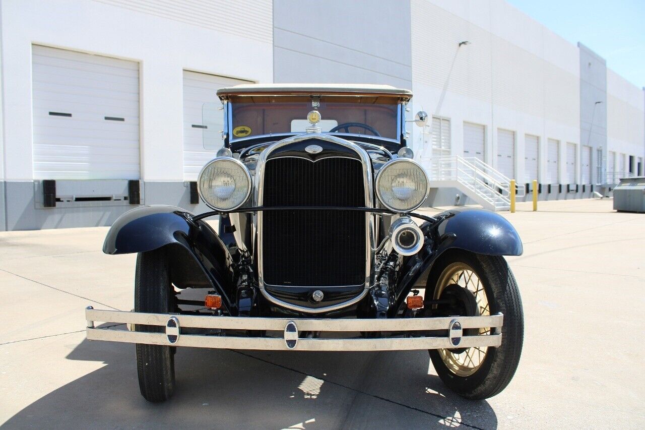 Ford-Model-A-Cabriolet-1931-10