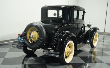 Ford-Model-A-Coupe-1930-10