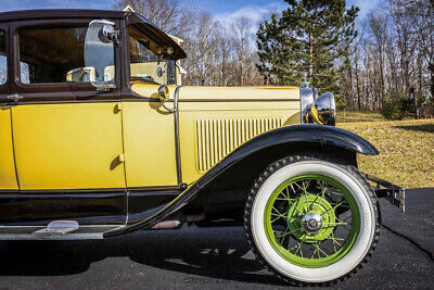 Ford-Model-A-Coupe-1930-10