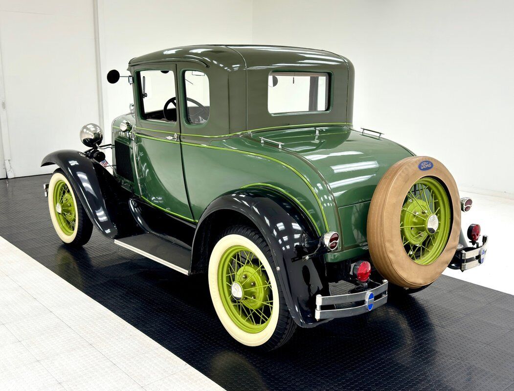 Ford-Model-A-Coupe-1930-2