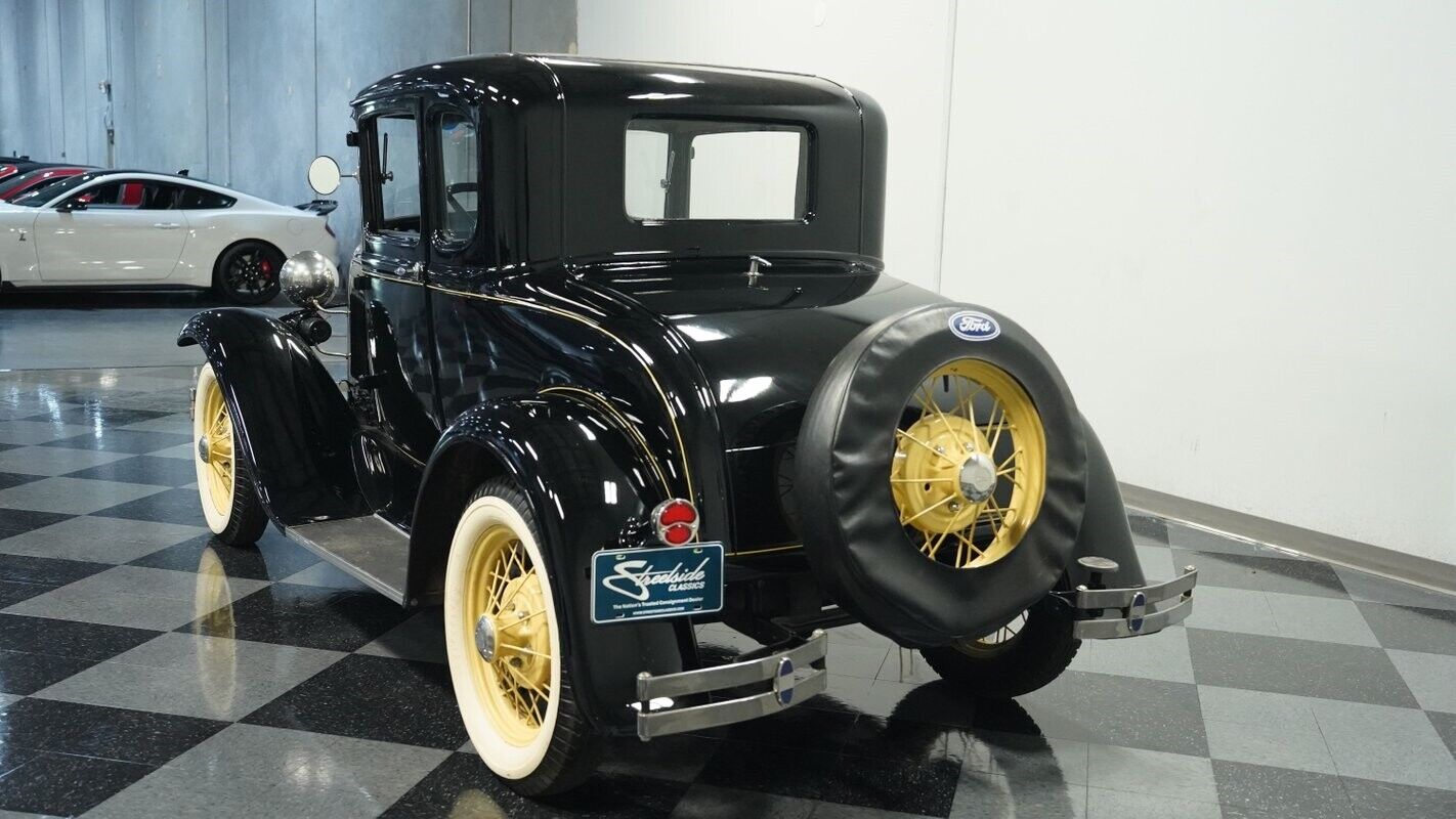 Ford-Model-A-Coupe-1930-8