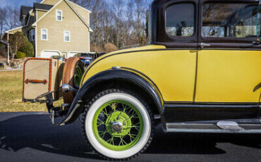 Ford-Model-A-Coupe-1930-9