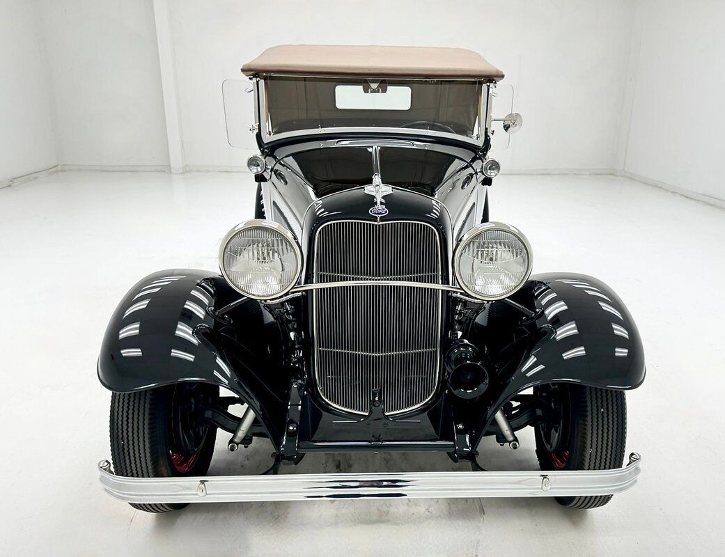 Ford-Model-B-Cabriolet-1932-7