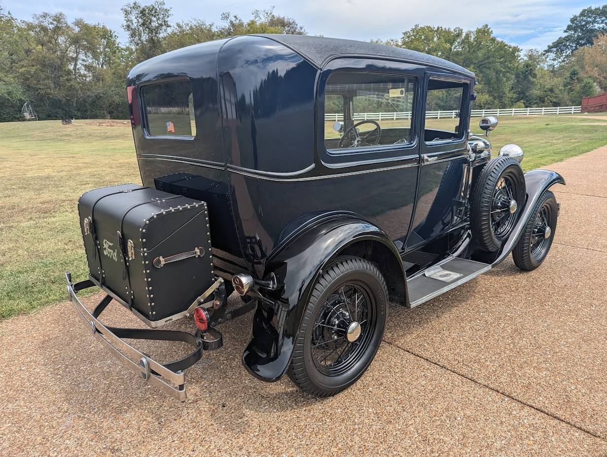 Ford-Model-a-standard-tudor-1930-13