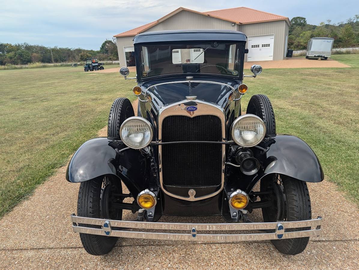 Ford-Model-a-standard-tudor-1930-14