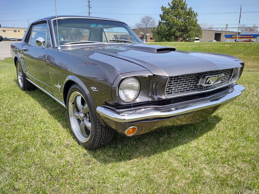 Ford-Mustang-1965-1