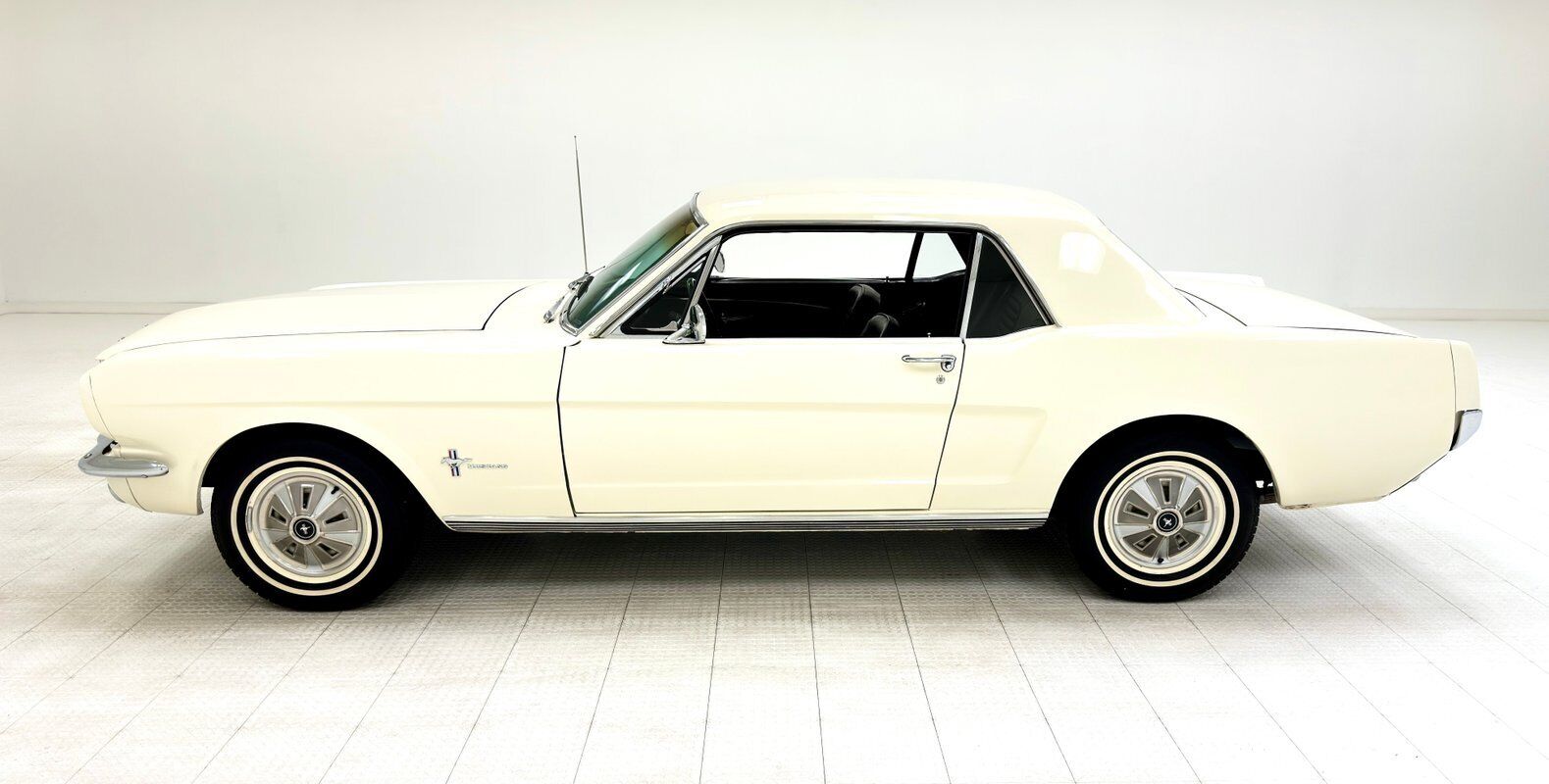 Ford-Mustang-1966-1