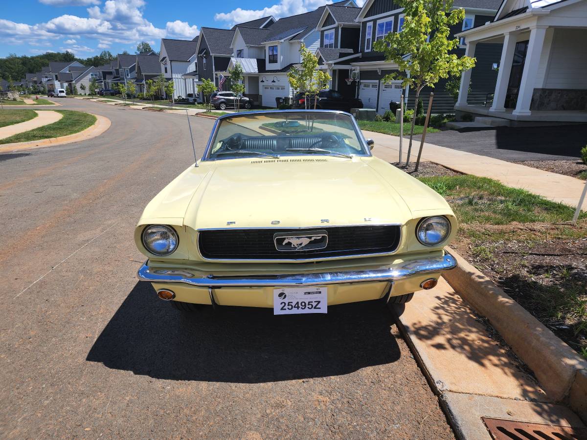 Ford-Mustang-1966-1