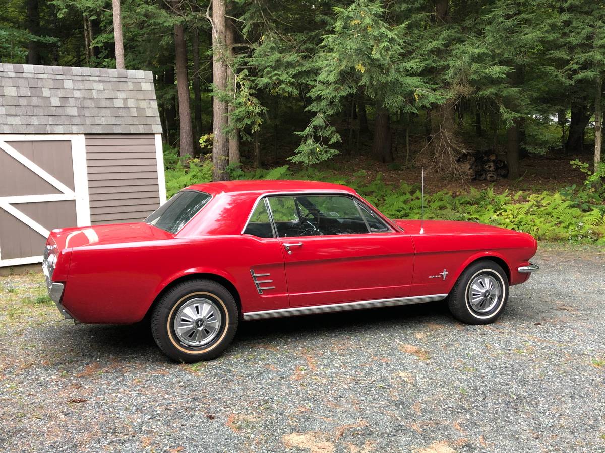 Ford-Mustang-1966-2