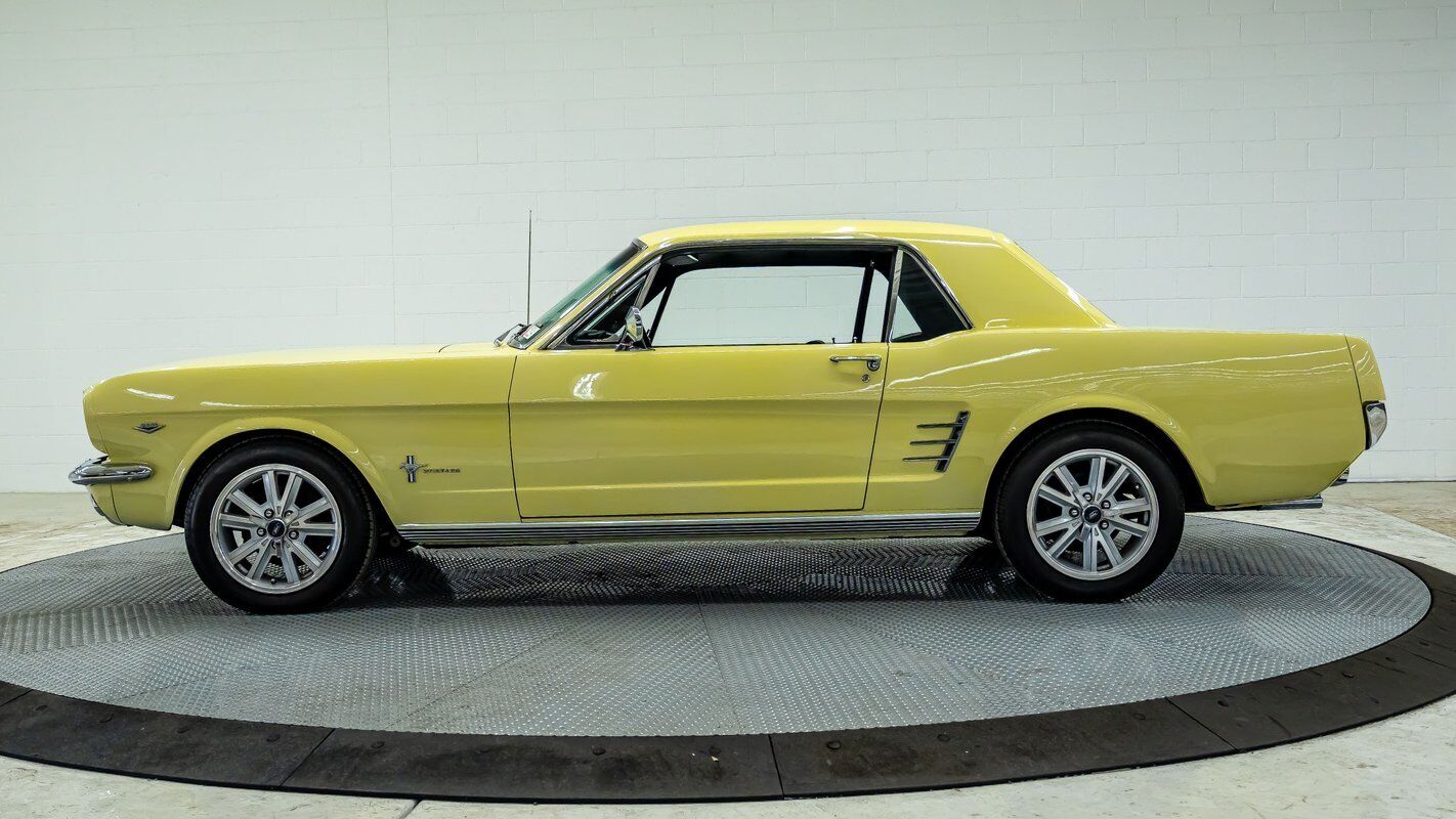 Ford-Mustang-1966-3